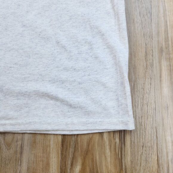 🩵NWT Cream Leavenworth Washington Mountain Scene Short Sleeve Top Large - Picture 6 of 9